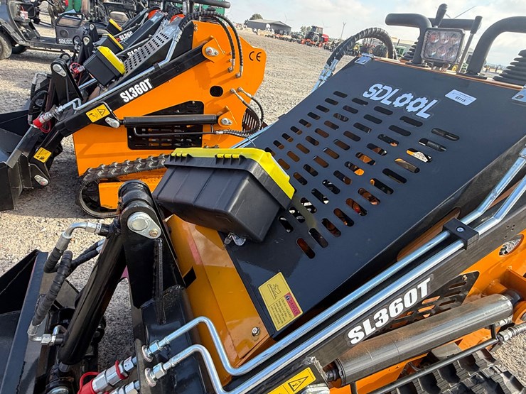 #82-•-sdlool-sl360t-stand-on-skid-steer-loader-360tj260826-inv#55115-image-16