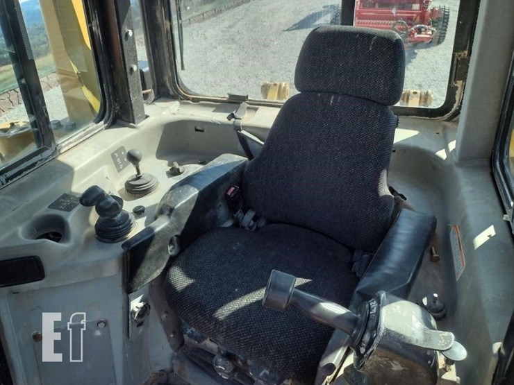 2004-caterpillar-d6r-xl-image-14