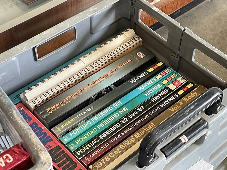 #1061-•-car,-textbooks,-shop-manuals-(on-site-in-las-cruces,-nm)-image-14
