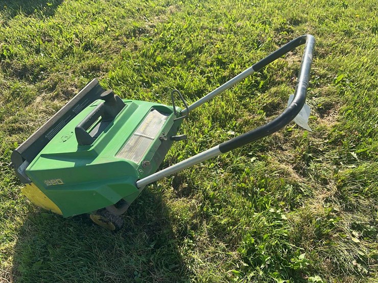 john-deere-320-snow-thrower-image-6