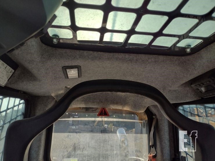 2019-deere-324g-image-9