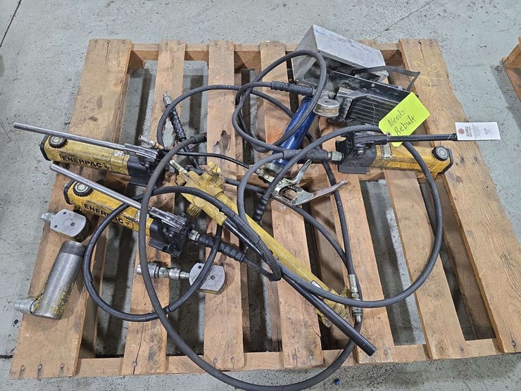 enerpac-porta-powers-and-grease-gun-image-2
