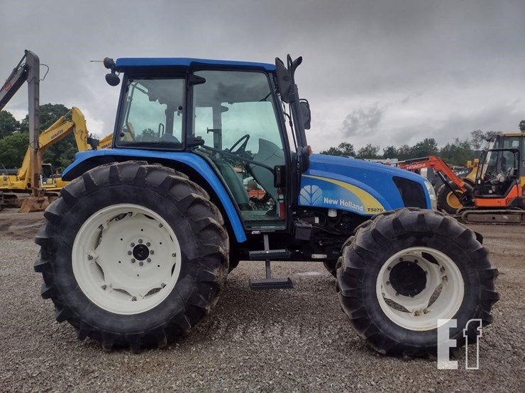 2011-new-holland-t5070-image-3