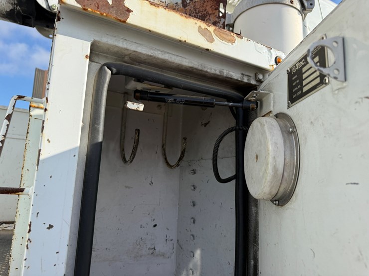 2013-international-durastar-4300-image-52