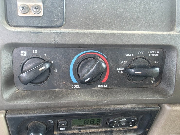 2004-sterling-l7500-image-81