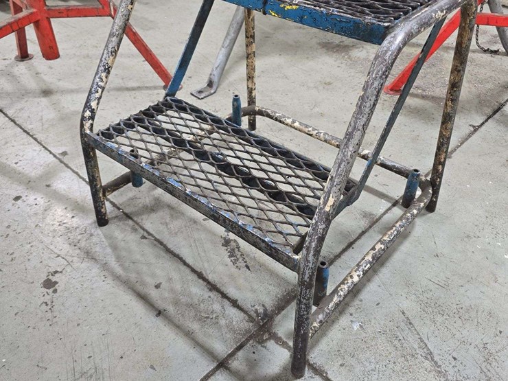 steel-2-step-stand-image-1