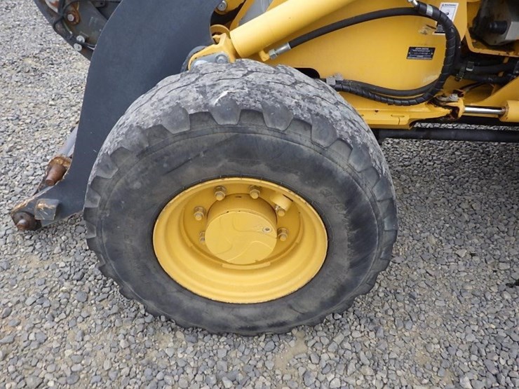 2014-deere-244j-image-14