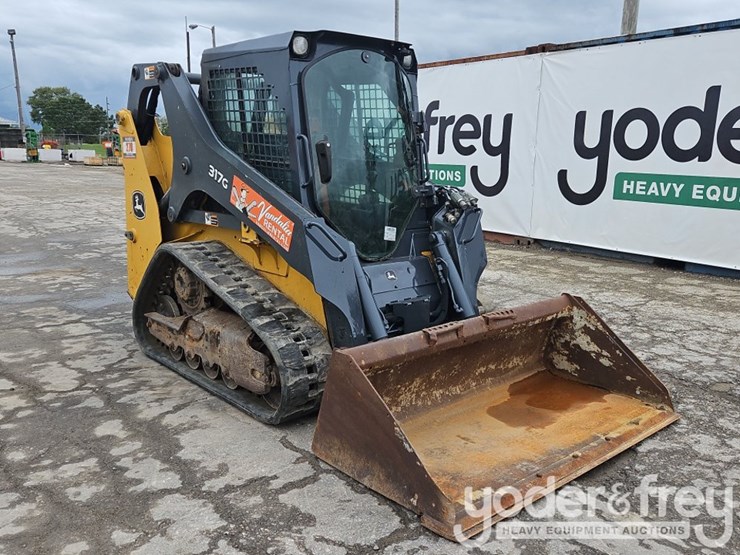 2019-deere-317g-image-8