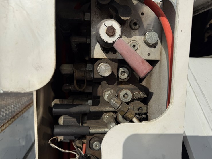2013-international-durastar-4300-image-63