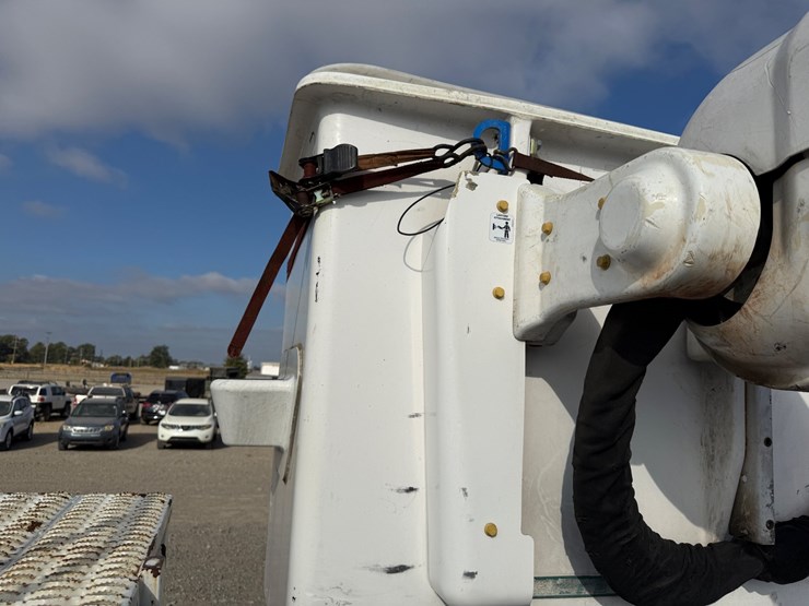 2013-international-durastar-4300-image-69