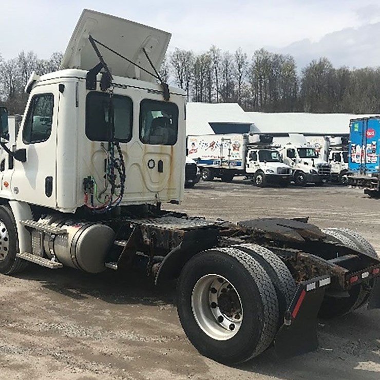 2018 FREIGHTLINER CASCADIA 113
