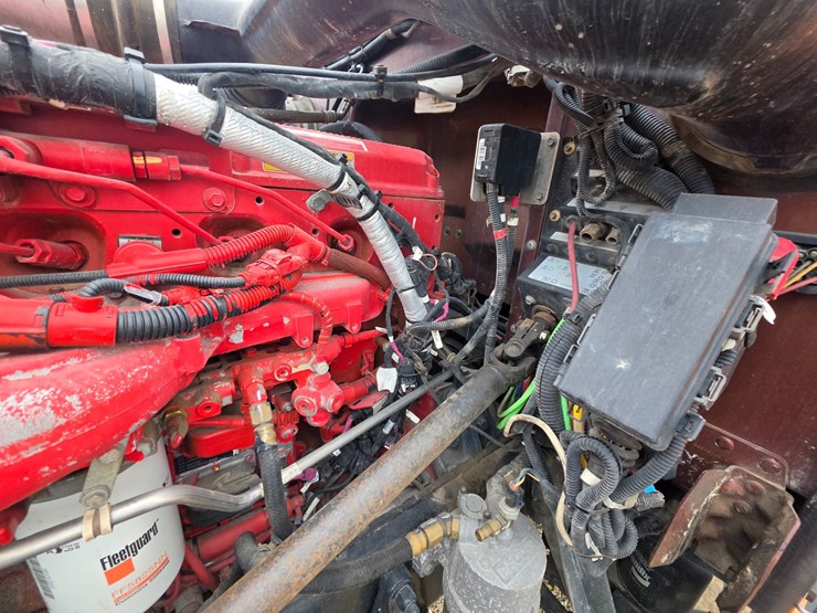 2018-peterbilt-389-image-39