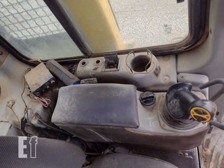 komatsu-d61ex-15e0-image-9