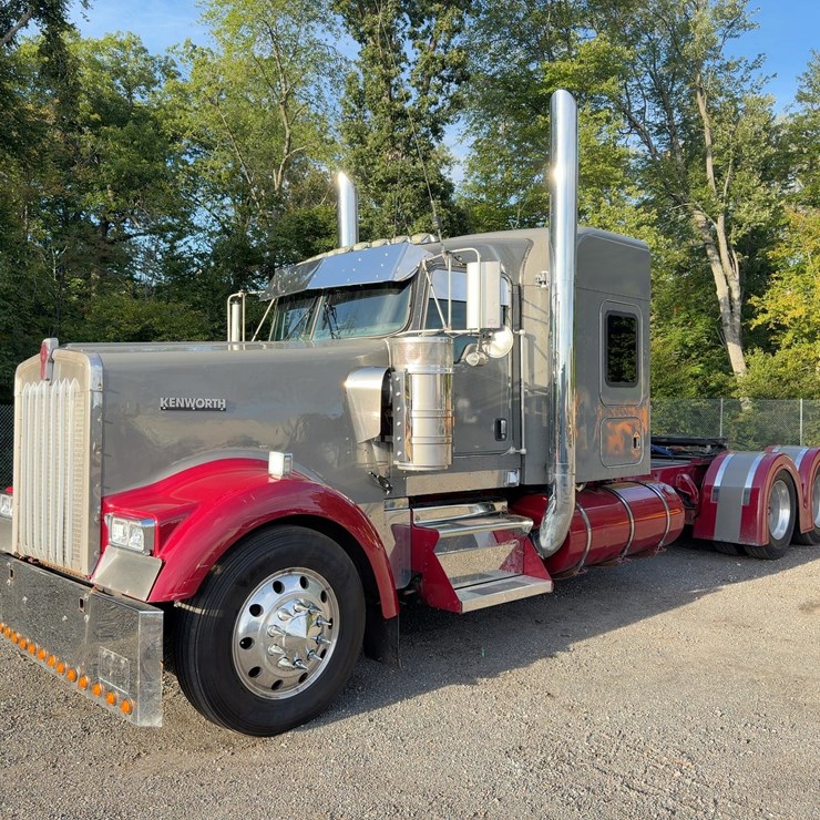 2002 KENWORTH W900