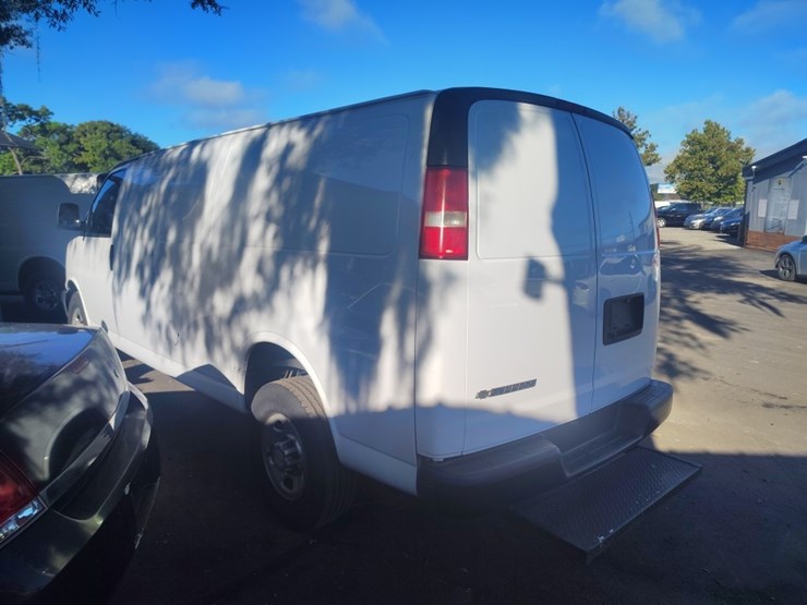 2019-chevrolet-2500-image-3