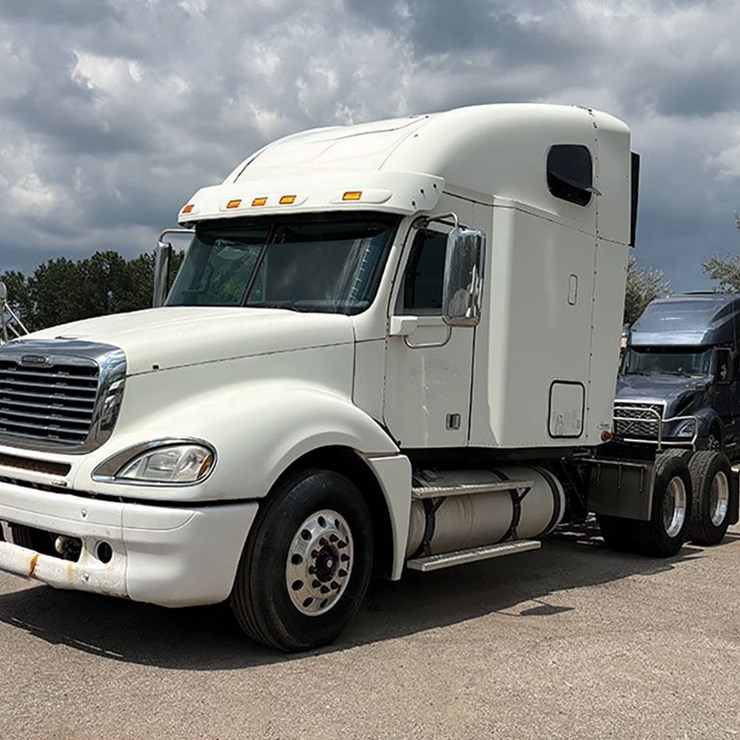 2014 FREIGHTLINER CL120 Columbia
