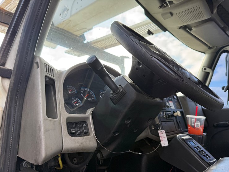 2013-international-durastar-4300-image-110