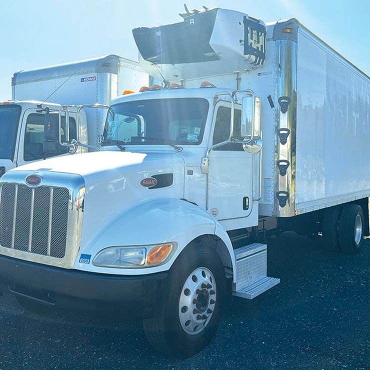 2017 PETERBILT 337