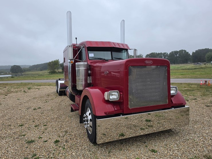 1996-peterbilt-379-image-25