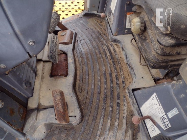 komatsu-d61ex-15e0-image-14