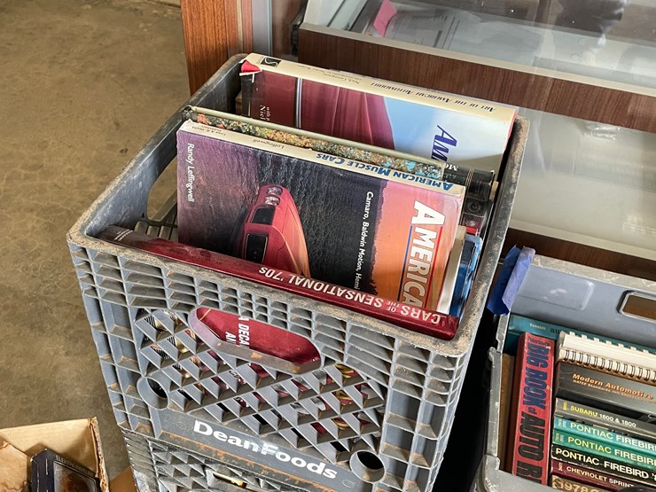 #1061-•-car,-textbooks,-shop-manuals-(on-site-in-las-cruces,-nm)-image-18