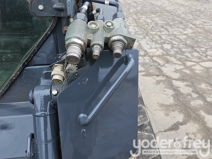 2019-deere-317g-image-19