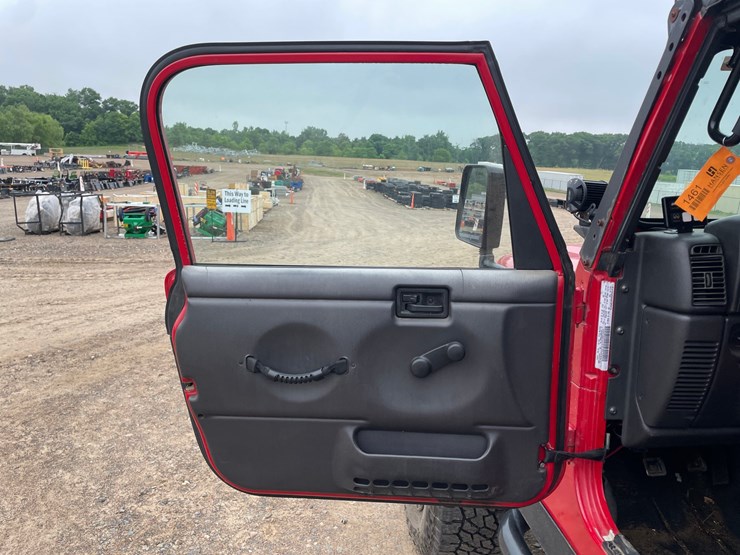 2000-jeep-wrangler-sport-image-42