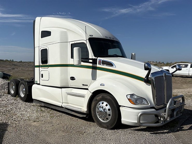 2019-kenworth-t680-image-2