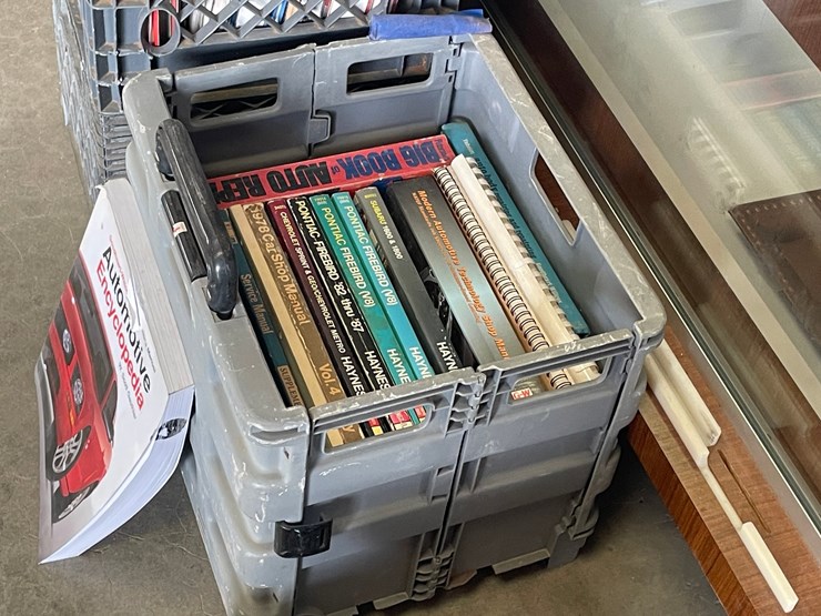 #1061-•-car,-textbooks,-shop-manuals-(on-site-in-las-cruces,-nm)-image-15