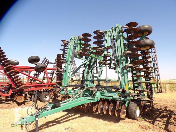 great-plains-4000tt-image-1