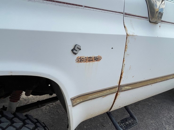 #1057-•-1986-chevrolet-ck10-(has-nm-title)-(on-site-in-las-cruces,-nm)-image-38