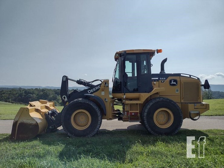 deere-544-p-tier-image-1