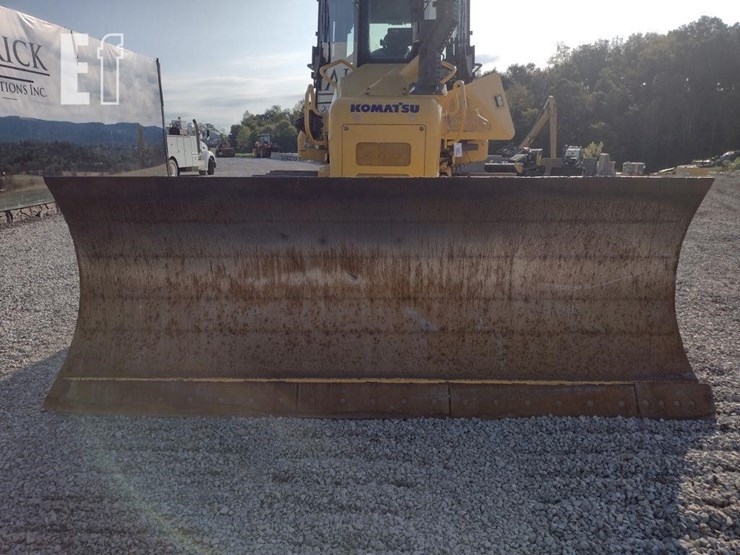 komatsu-d51pxi-24-image-26