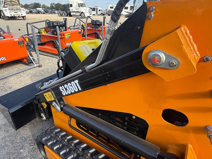 #81-•-sdlool-sl360t-stand-on-skid-steer-loader-360tj260850-inv#55116-image-8