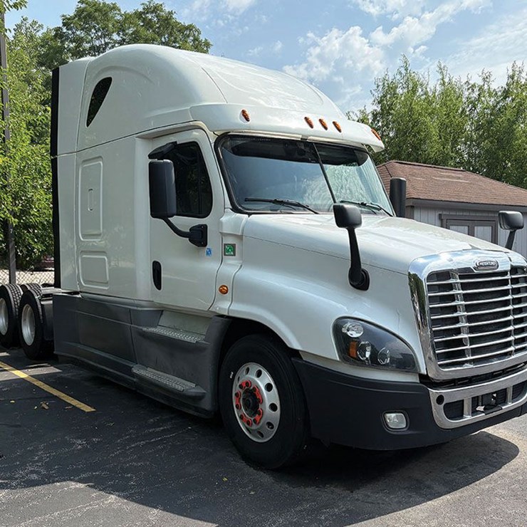 2018 FREIGHTLINER CASCADIA 125