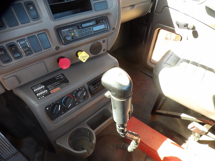 2003-mack-ch600-image-20