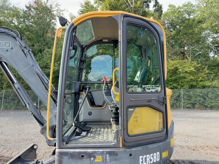 2013-volvo-ecr58d-image-26