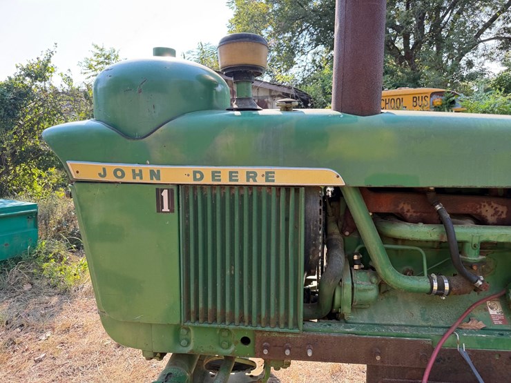 john-deere-4010-image-24