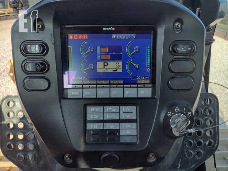 komatsu-d51pxi-24-image-7