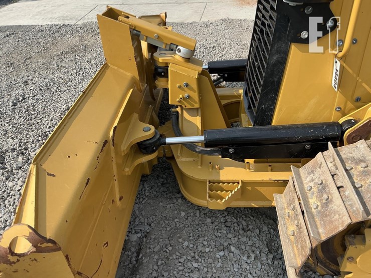 2023-caterpillar-d1-image-13