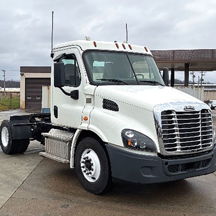 2018 FREIGHTLINER CASCADIA 113
