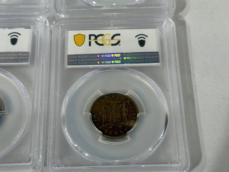 #40221-•-(4)-ground-zero-jamaican-1/2-pennies-graded-image-11