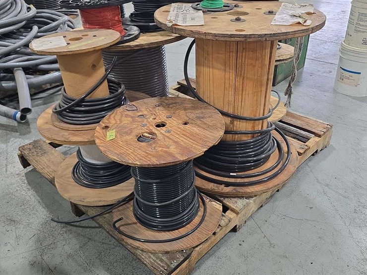 pallet-of-smaller-residential-wire-and-cable,-and-misc-image-4