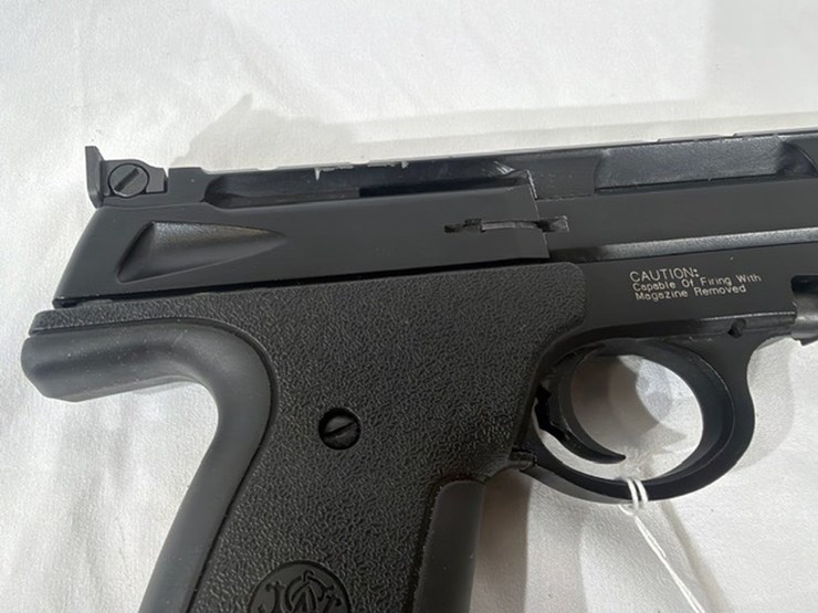 #16-•-smith-&-weson-22a-pistol-image-35
