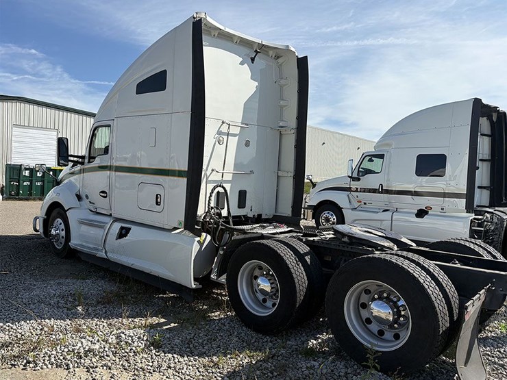 2019-kenworth-t680-image-4