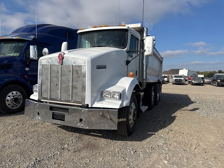 2010-kenworth-t800-image-1