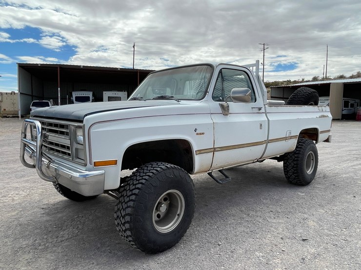 #1057-•-1986-chevrolet-ck10-(has-nm-title)-(on-site-in-las-cruces,-nm)-image-78