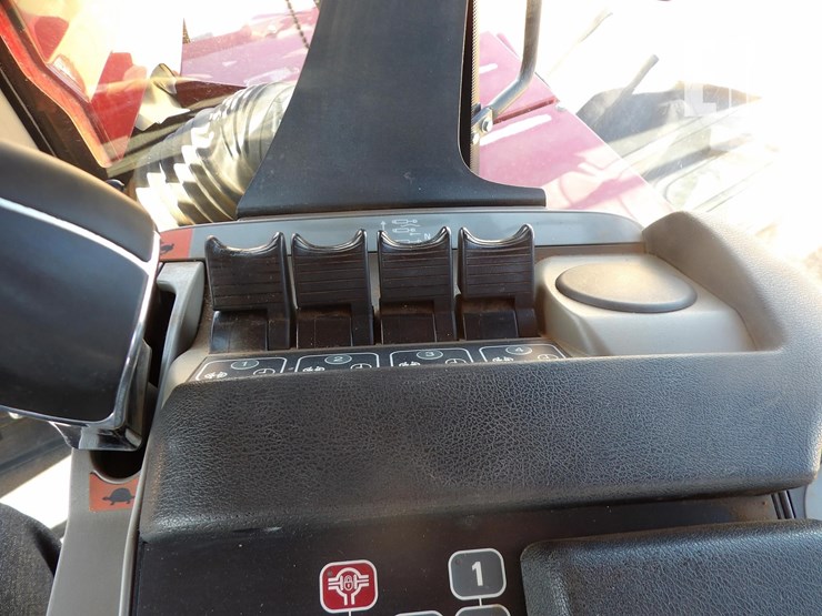 2013-case-ih-steiger-500-hd-image-37