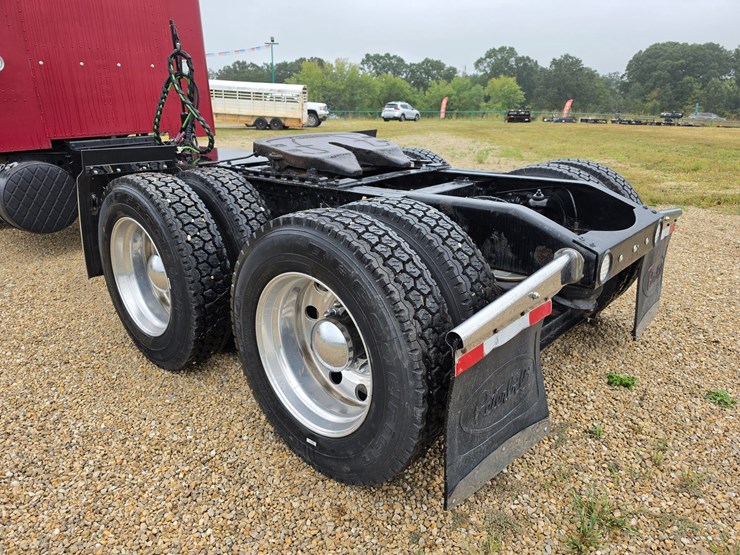 1996-peterbilt-379-image-83