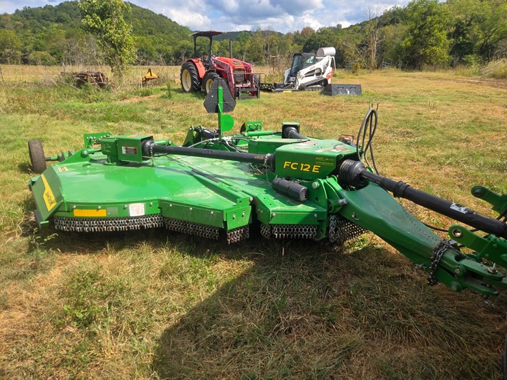 2023-john-deere-fc12e-image-92
